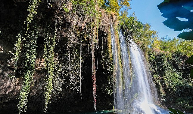 Antalya’nın en önemli simgelerinden Düden Şelalesi, 2025 yılı boyunca yaklaşık