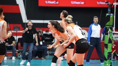 Eczacıbaşı Dynavit, CEV Zeren Group Şampiyonlar Ligi C Grubu maçında, deplasmanda Yunanistan ekibi