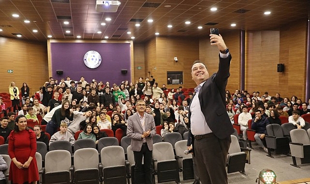 Manisa Büyükşehir Belediyesi’nin sosyal belediyecilik anlayışıyla hayata geçirdiği Üniversite Eğitim