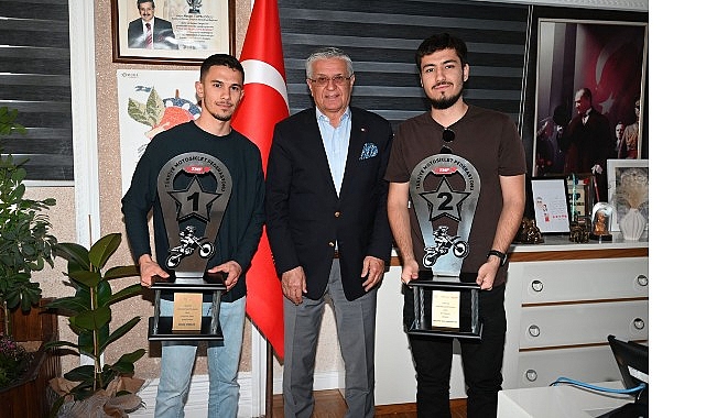 Enduro Motosiklet sporcuları İshak Civelek ile Mücahid Süleyman Arslan, Kemer
