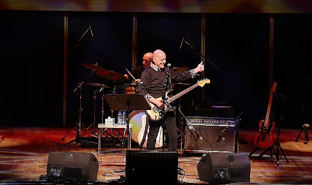 Ünlü pop ve rock grubu MFÖ’nün solistlerinden Fuat Güner, “MFÖ