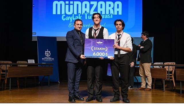 Kocaeli Büyükşehir Belediyesi tarafından düzenlenen “Liseler Arası Münazara Çaylak Turnuvası’nda”