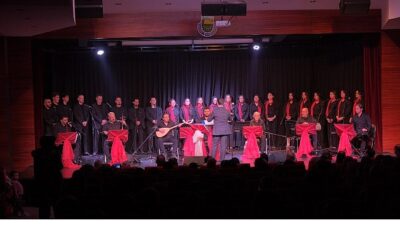 İnegöl Belediyesi Türk Halk Müziği Gençlik Korosu, Türkülerle Anadolu konserinde