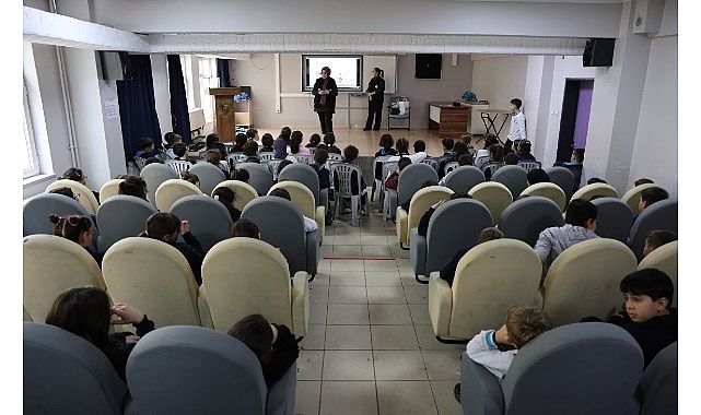 Kartepe Belediyesi, geri dönüşüm bilincini küçük yaşlarda kazandırmak amacıyla yürüttüğü