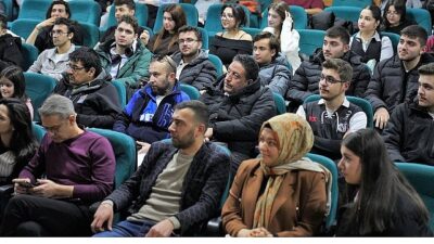 Keçiören Belediyesi, teknolojinin hızla geliştiği günümüzde her yaştan vatandaşın dijital