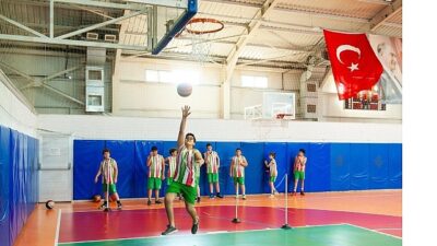 Karşıyaka Belediyesi tarafından düzenlenen Kış Spor Okulları, 2025-2026 sezonunda 11 farklı branştaki