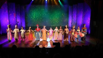 İstanbul Büyükşehir Belediyesi Şehir Tiyatroları Musahipzade Celal’in yazdığı, Engin Alkan’ın minyatür estetiğinden