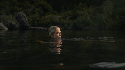 Netflix, başrollerinde Charlize Theron ve Taron Egerton’ı buluşturan yeni aksiyon filmi APEX’in tanıtım fragmanını