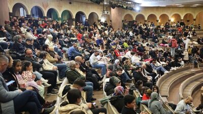 Nevşehir Belediyesi tarafından sinema akşamı etkinliği kapsamında vatandaşlar "Kardeş Takımı