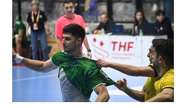 Hentbol Erkekler Süper Ligi’nde mücadele eden Nilüfer Belediyespor, Beykoz Belediyespor