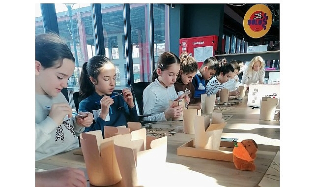 Nilüfer Belediyesi ve Akbank Sanat iş birliğiyle Pancar Deposu’nda düzenlenen