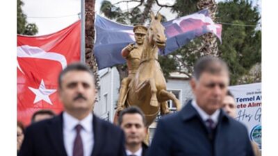 Dikili Belediyesi’nin açılış ve temel atma törenlerinde konuşan İzmir Büyükşehir