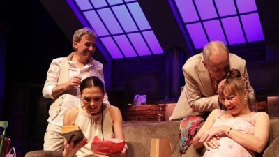 İstanbul Büyükşehir Belediyesi Şehir Tiyatroları Donald Margulies’in yazdığı, Irmak Bahçeci’nin çevirdiği, Mehmet Ergen’in