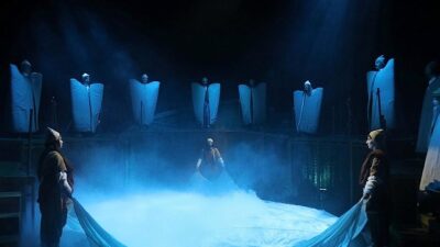 İstanbul Büyükşehir Belediyesi Şehir Tiyatroları, hikayesiyle ön plana çıkan oyunlarından