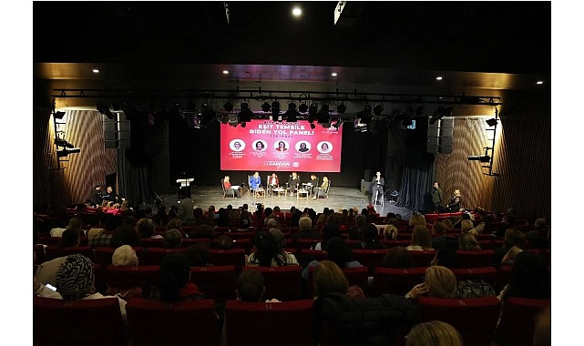 Tekirdağ Büyükşehir Belediyesi, Türk kadınına seçme ve seçilme hakkı verilişinin