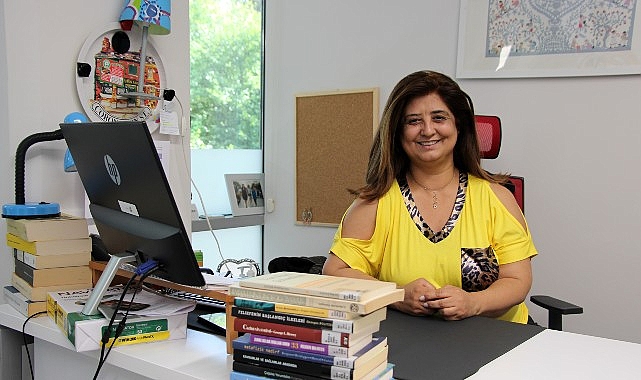 Üsküdar Üniversitesi Yeni Medya ve İletişim Bölümü’nden Prof.