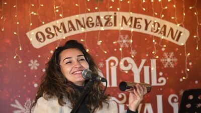 Osmangazi Belediyesi, Yeni Yıl Festivali kapsamında düzenlediği akustik konserle soğuk