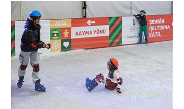 İzmir Büyükşehir Belediyesi tarafından Kültürpark’ta ikinci kez düzenlenen Yeni Yıl