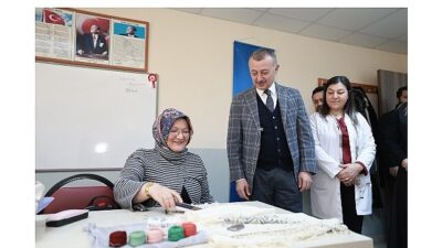 Kocaeli Büyükşehir Belediye Başkanı Tahir Büyükakın, KO-MEK ziyaretlerine Tepeköy Kurs