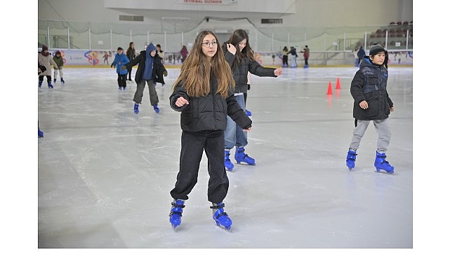 Manisa Büyükşehir Belediye Başkanı Besim Dutlulu, çocukların sömestr tatilini renklendirmek