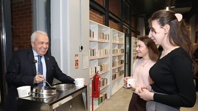 Nilüfer Belediye Başkanı Şadi Özdemir, sınav dönemlerinde 24 saat hizmet