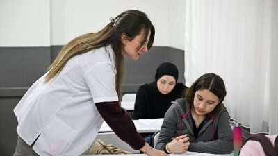 Bornova Belediyesi’nin ücretsiz eğitim desteği sunduğu BELGEM, ilçedeki tüm öğrencilere