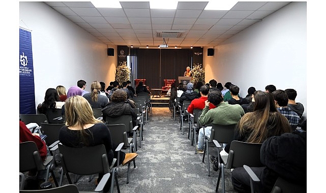 Kocaeli Büyükşehir Belediyesi’nin Akademi Liseleri, “Kariyer Günleri”nde başarı hikâyeleriyle öğrencileri