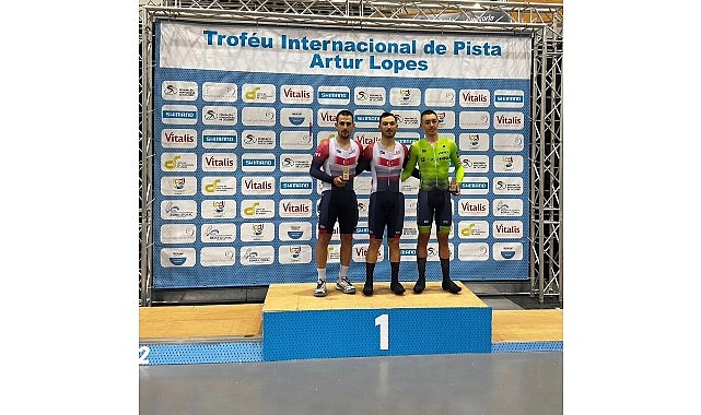 Konya Büyükşehir Belediyespor Bisiklet Takımı sporcularından Ramazan Yılmaz ve Mustafa