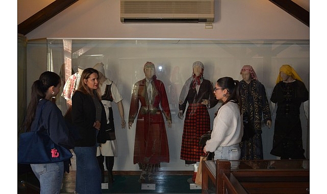 Ege Üniversitesi (EÜ) Etnografya Müzesi, maddi ve manevi kültürel değerleri