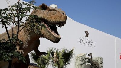 Karşıyaka Belediyesi, yarıyıl tatilindeki öğrenciler için Evrensel Çocuk Merkezi ve