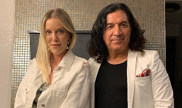 Viyana’da doğup büyüyen, farklı kültürlerin içinde şekillenen yaşamı boyunca çok