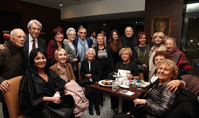 İstanbul Büyükşehir Belediyesi Şehir Tiyatroları, Türk tiyatrosunun duayen sanatçılarından, Devlet