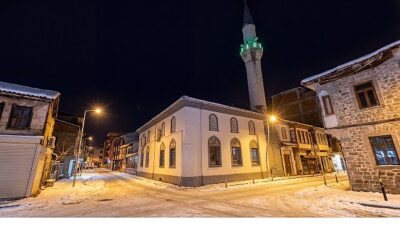 İnegöl’de yeni yılın ilk sabah namazında İnegöl Belediyesi organizasyonuyla özel