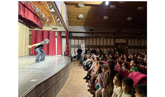 İnegöl Belediyesi’nin “Sahnede Festival Var” sloganıyla bu yıl ilk kez