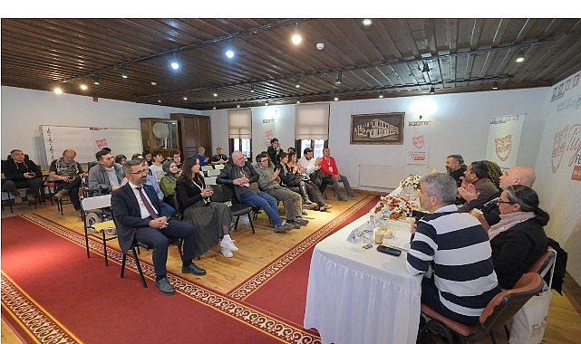 İnegöl Belediyesi’nin düzenlediği tiyatro festivali sadece sahne gösterileriyle sınırlı kalmadı.