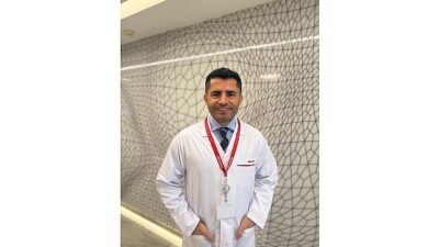 Karın ağrısı, dışkıda kan ve uzun süren ishal gibi belirtiler