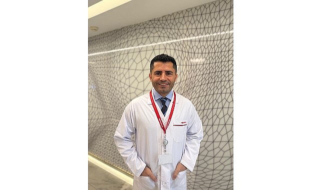 Karın ağrısı, dışkıda kan ve uzun süren ishal gibi belirtiler