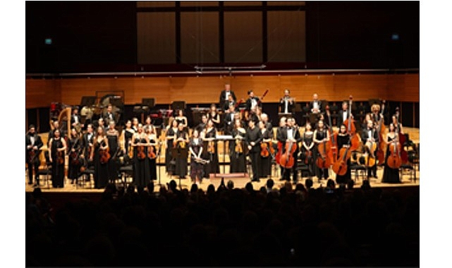 İzmir Oda Orkestrası, dünyaca ünlü trompet sanatçısı Lucienne Renaudin Vary