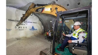 Ekonomik krize rağmen İzmir’de yatırımlar aksamadı.