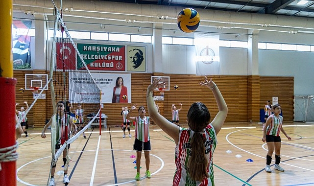 Karşıyaka Belediyesi, 24-25 Ocak tarihlerinde voleybol tutkunlarını bir araya getirecek