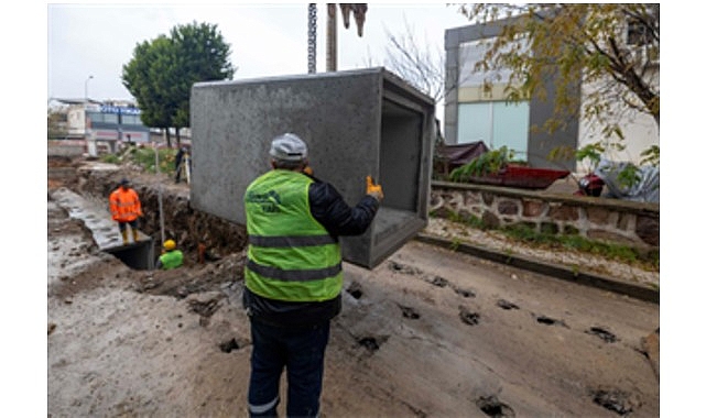 İzmir Büyükşehir Belediyesi, Karşıyaka ve Çiğli’de yağış nedeniyle yaşanan sel