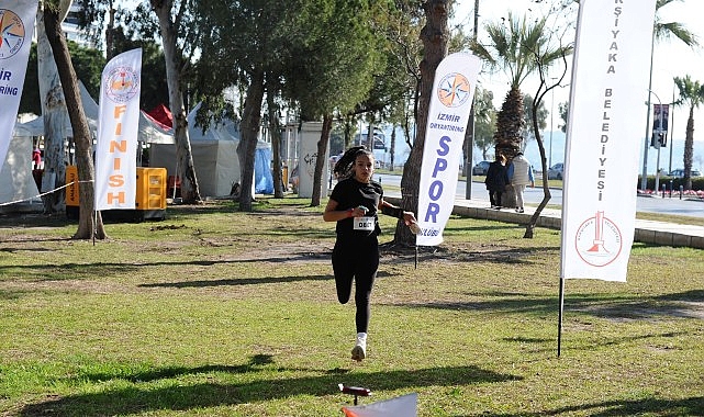 Karşıyaka Belediyesi’nin düzenlediği oryantiring etkinliği, Yamanlar ve Bostanlı etaplarında iki