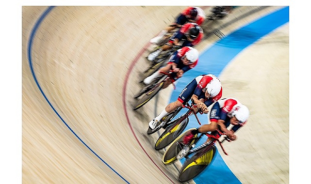 Hız, taktik ve salise farklarının belirleyici olduğu pist bisikleti, izleyicilere