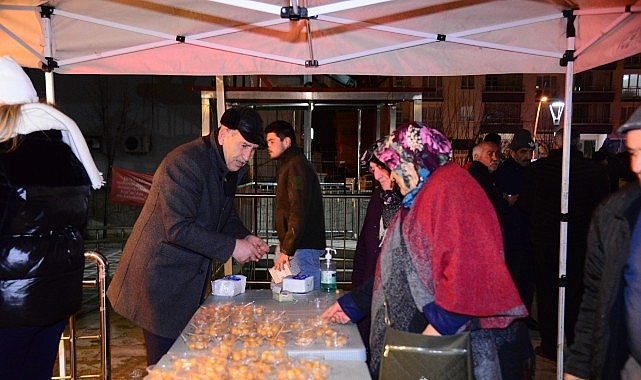 Kahramankazan Belediyesi, Miraç Kandili dolayısıyla vatandaşlara lokma ikramında bulundu.