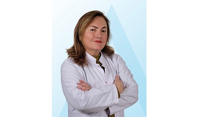 Adet düzensizliği, kilo verememe, özellikle karın çevresinde yağlanma, akne, tüylenme