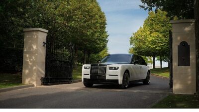 2025, Rolls-Royce Bespoke dünyasında yaratıcılığın sınırlarının zorlandığı, sanattan zanaatkarlığa, malzeme