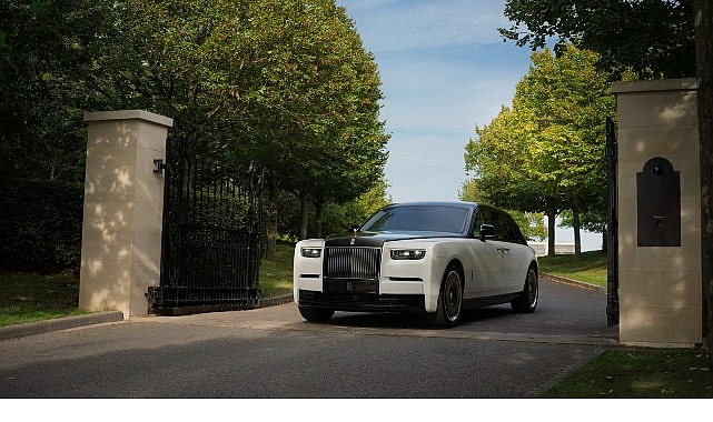 2025, Rolls-Royce Bespoke dünyasında yaratıcılığın sınırlarının zorlandığı, sanattan zanaatkarlığa, malzeme