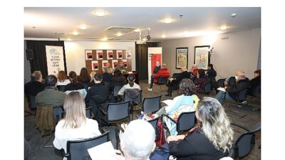 Nilüfer Belediyesi’nin düzenlediği “Şairin Şiir Evreni” söyleşisine konuk olan şair