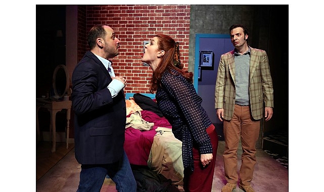 İstanbul Büyükşehir Belediyesi Şehir Tiyatroları, en beğenilen komedilerinden “Yatak Odası