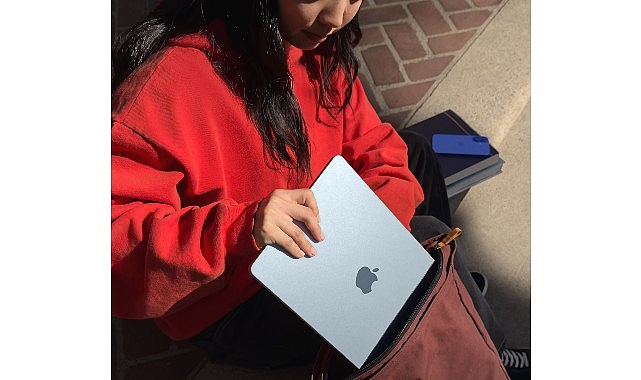 Sevgililer Günü yaklaşırken, teknoloji ürünleri hem günlük kullanıma eşlik eden